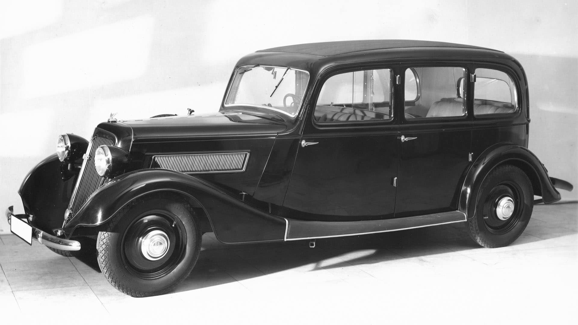 1933: 四环徽标——四品牌联合