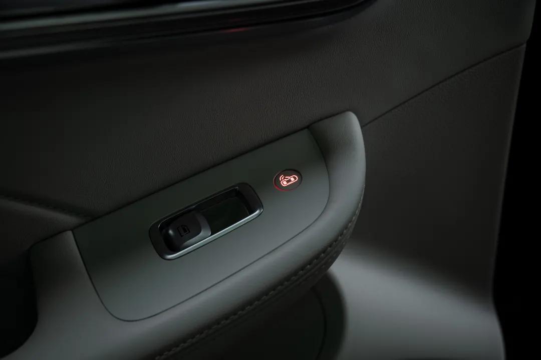 頂配續(xù)航超500、加速小于5秒，這個(gè)品牌的中型電動(dòng)車只賣26萬(wàn)