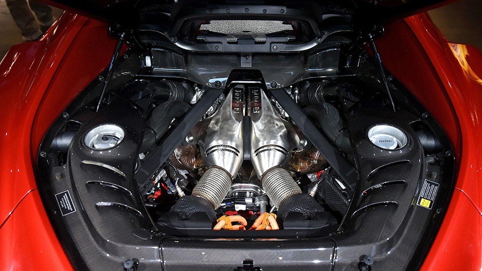 意大利打输超跑保卫战，法拉利和兰博基尼能靠技术自救？