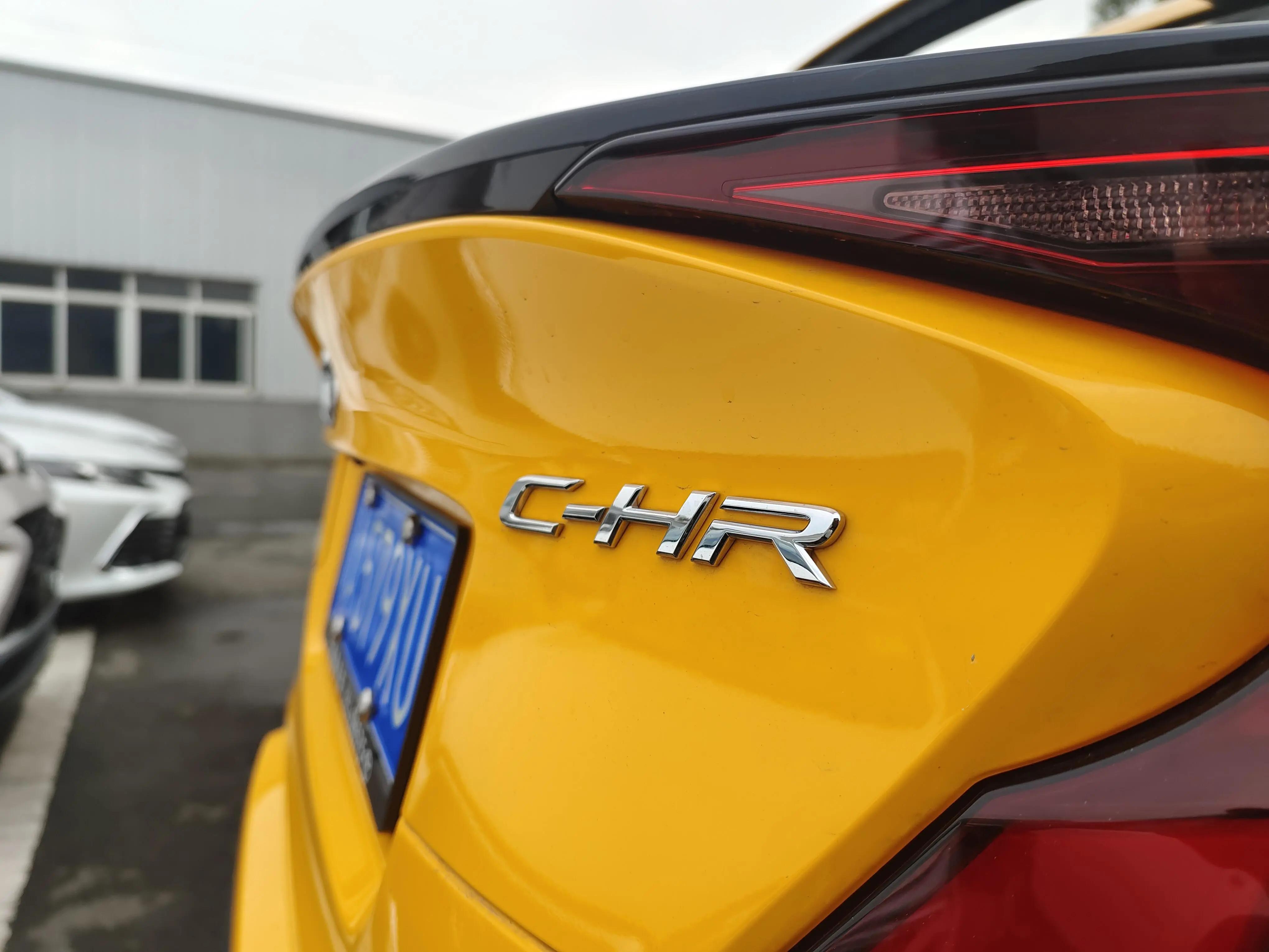 试驾广汽丰田C-HR双擎，平顺又灵活