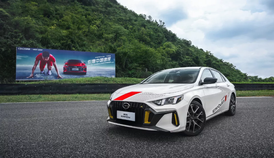 比影豹加速还快，暗夜·奕炫MAX究竟什么来头？