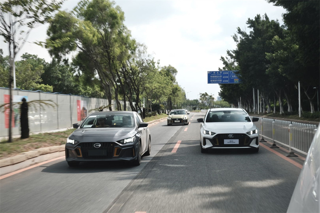 10万级最火轿车——传祺影豹 但开起来真有那么好吗？
