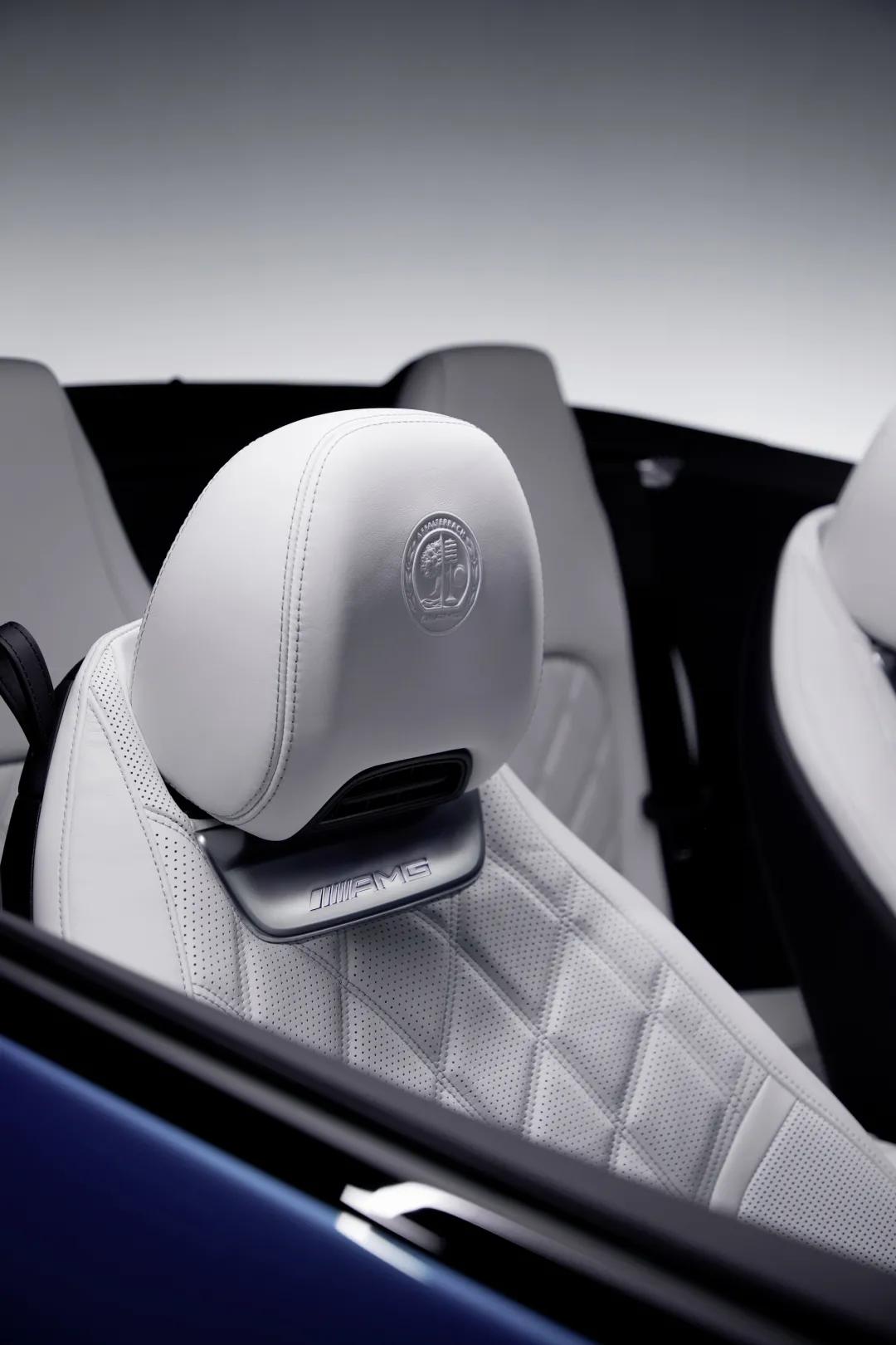 这款奔驰四座轿跑采用跑车平台、V8发动机，性能堪比法拉利