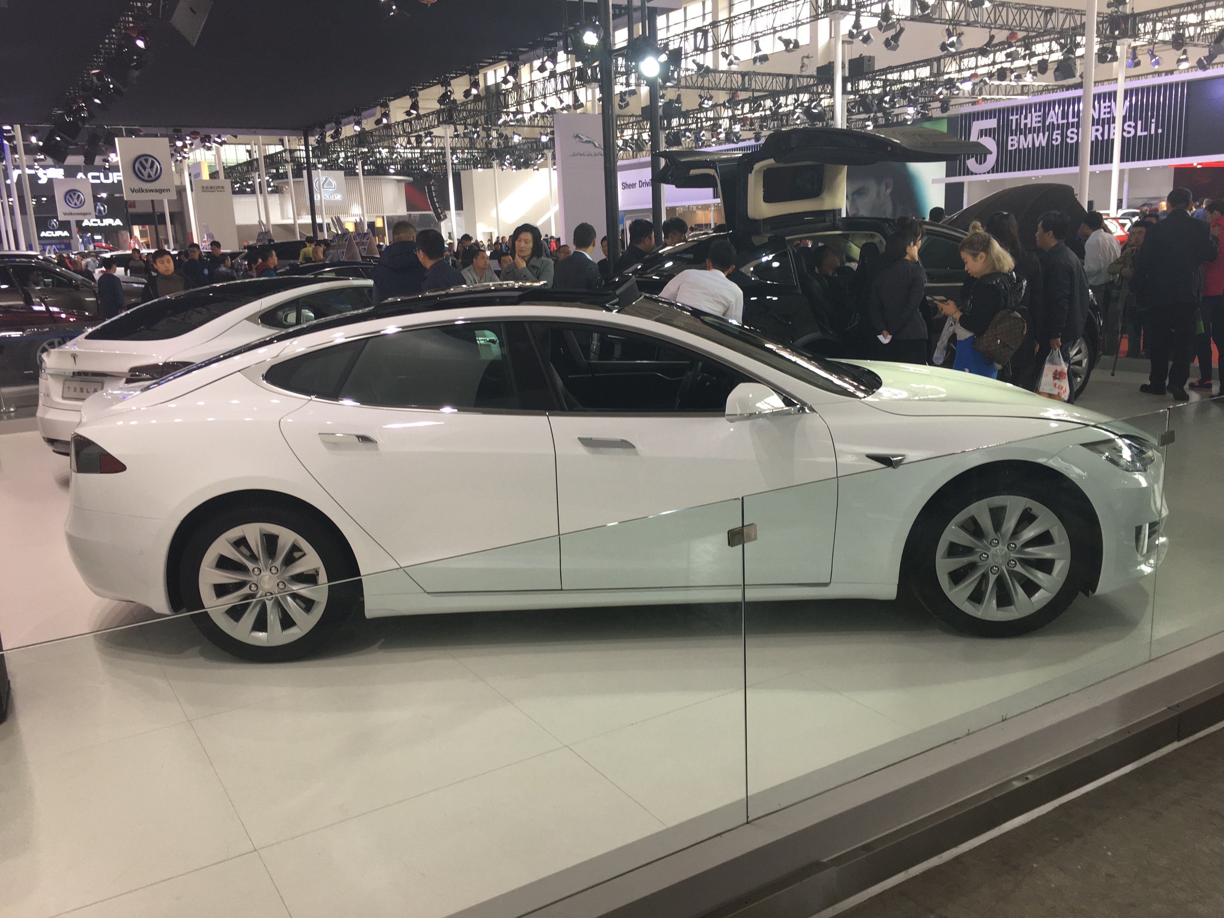 想买纯电动汽车,销售敢把这3点写在合同里,这款车就值得买?