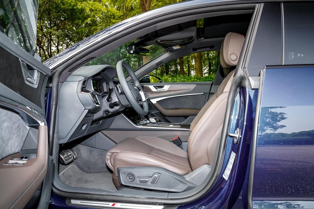 奥迪A7L欢迎到店垂询 售价45.97万元起