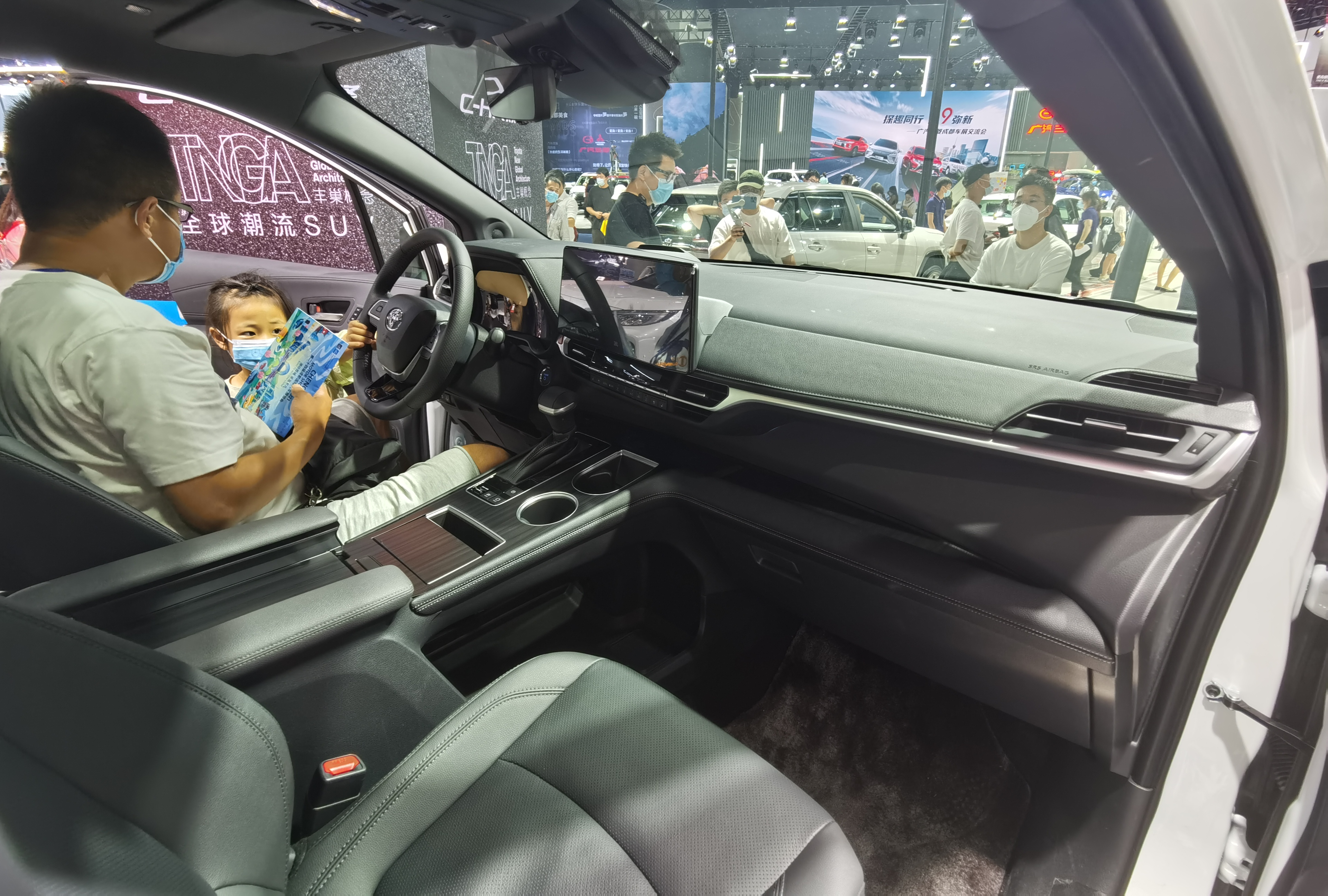 广汽丰田全新赛那亮相成都车展 GL8、奥德赛紧张了吗？