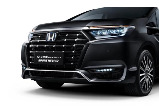 艾力绅又来了，这回还打高级牌