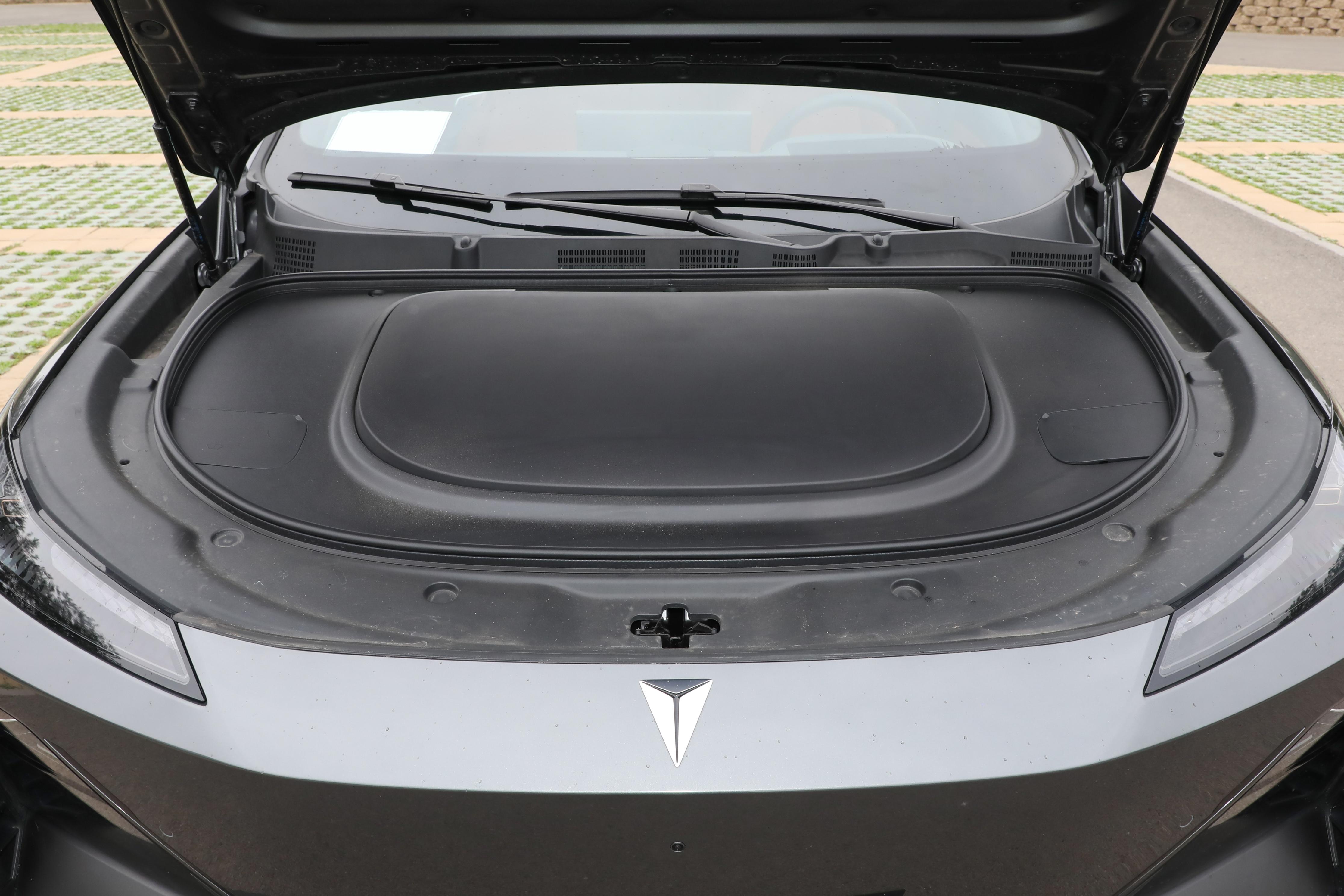 全面讲解深蓝S7，6.7秒破百，纯电续航520KM，售价18.99万