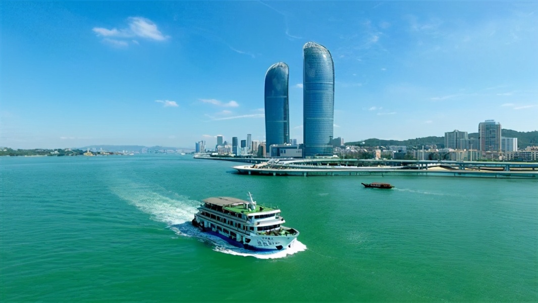 2021中国百强城市榜单公布，福州市排在第20位，厦门市排在第24位
