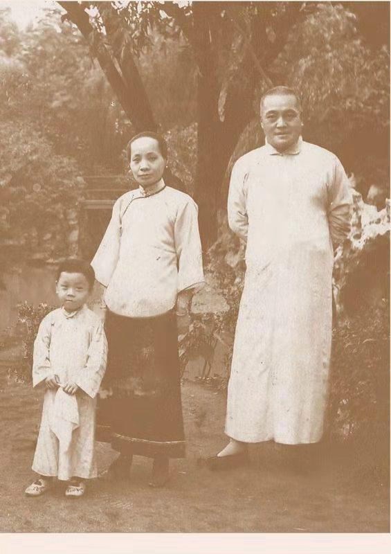 张幼仪次子彼得：险因母亲自杀打胎夭折，3岁时父亲抱其骨灰大哭