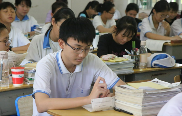 高考增加“身份限制”，明年的考生要自查，不符合条件将无缘高考