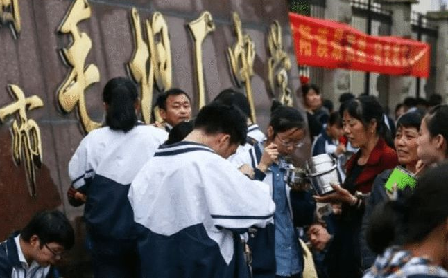 高考失利要不要复读？听复读生讲述亲身经历，和我们想象的并不同