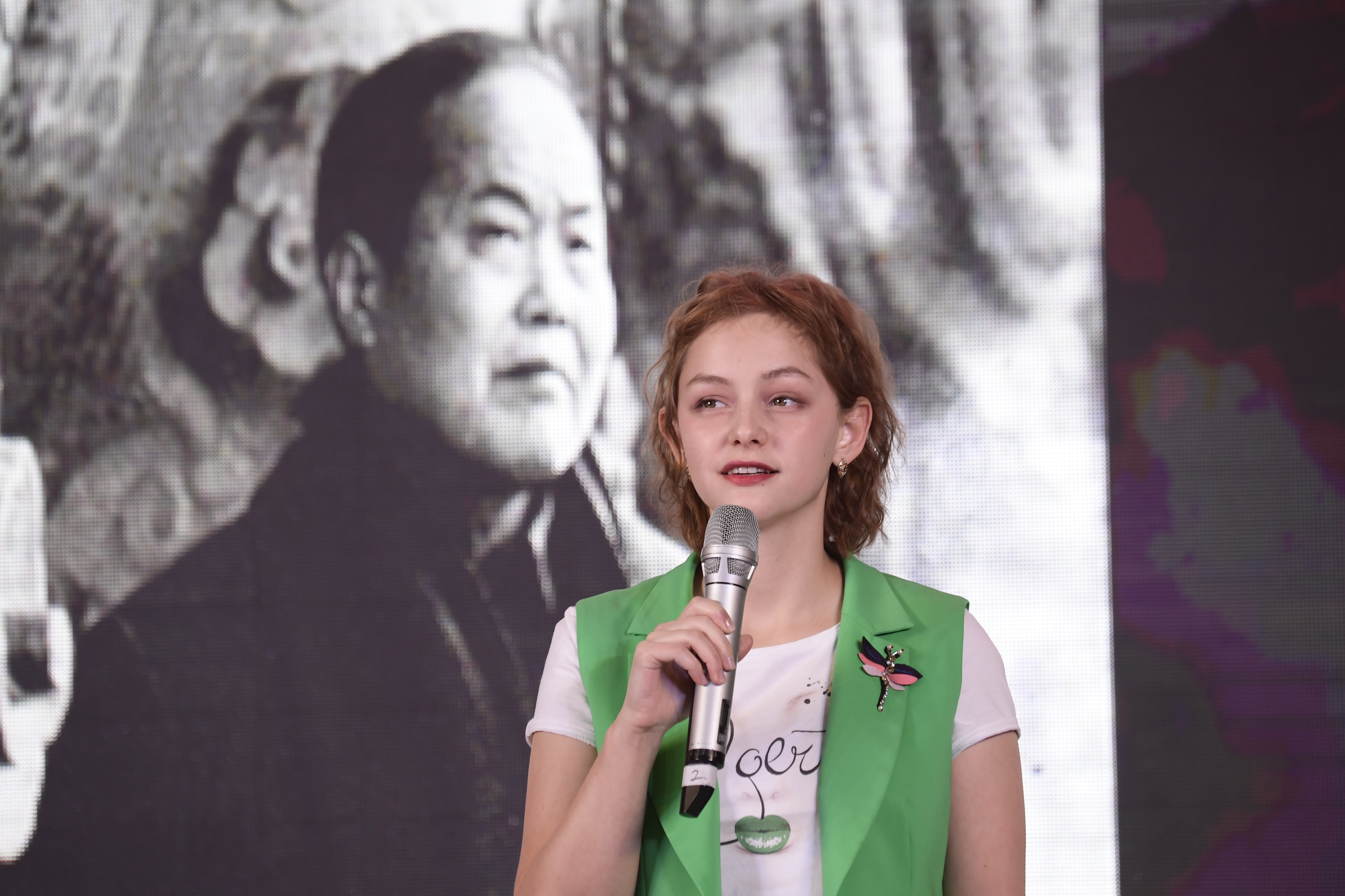 众多知名主持人联袂登台，“诗城之光大型跨年诗会”倾情巨献！