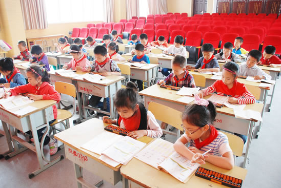 “私立”还是“公办”学校？面对孩子小升初，家长为选学校犯了愁