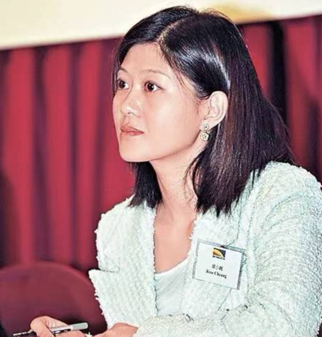 钟嘉晴指责妈妈章小蕙想搞新闻,直言与妈妈已经7年未见,不需要她的