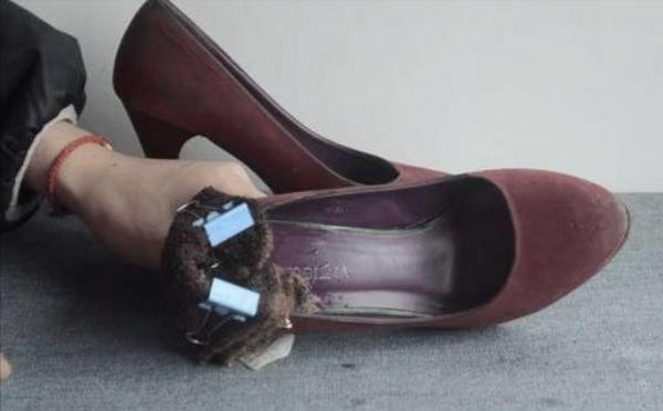 生活小知识:新买的皮鞋脚后跟磨脚该怎么处理？