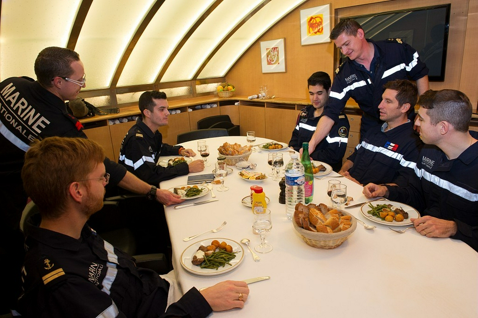 ����ս�Ժ�Ǳͧ�ж������̨�缶����������������һ���س��д���