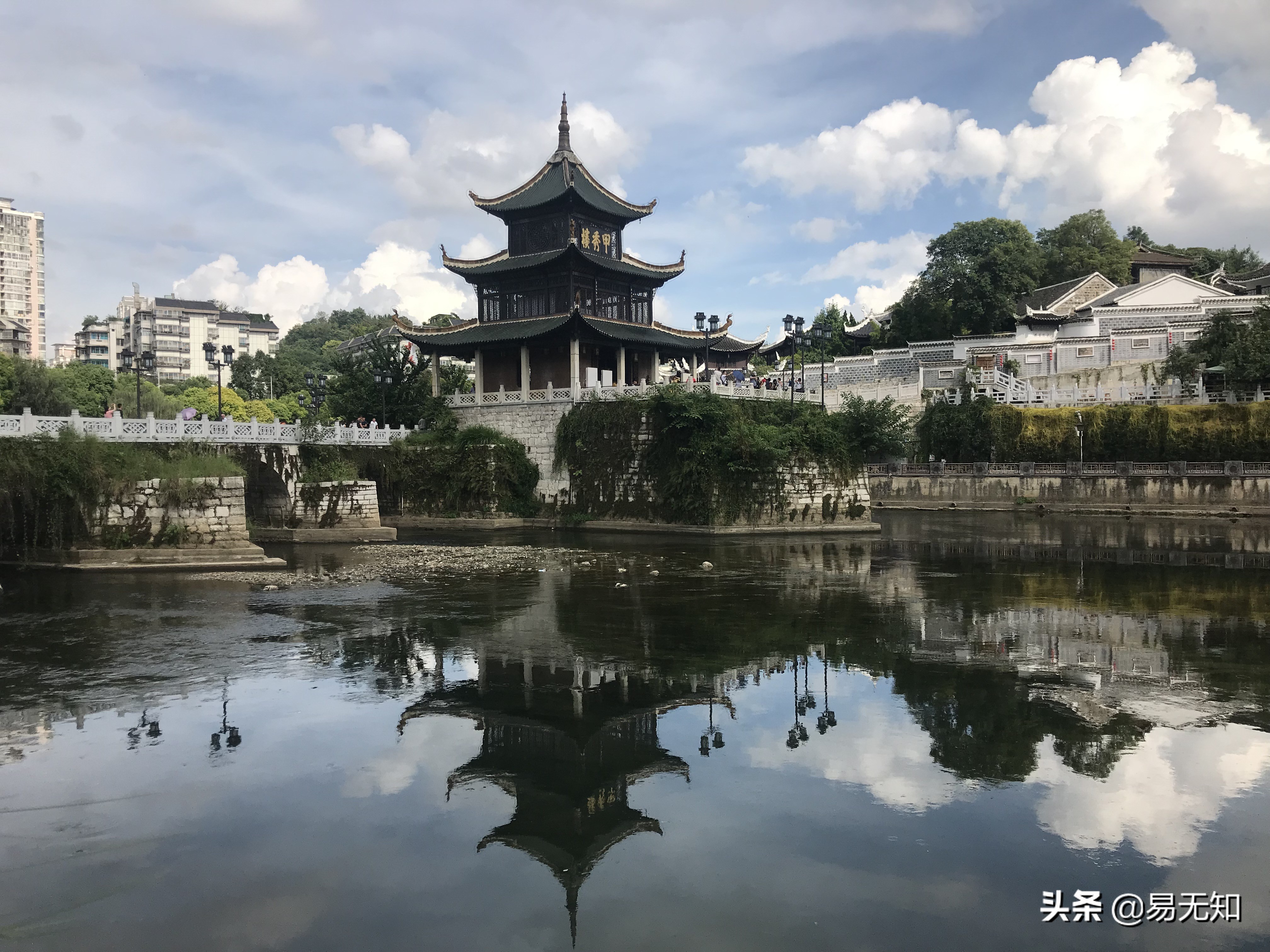 甲秀楼酒53度岀厂价格甲秀楼