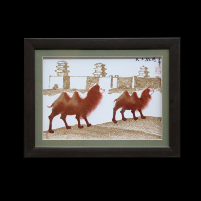 千姿百态,富有立体感,和各类自然风光山水画,驼绒画内容一般有花鸟