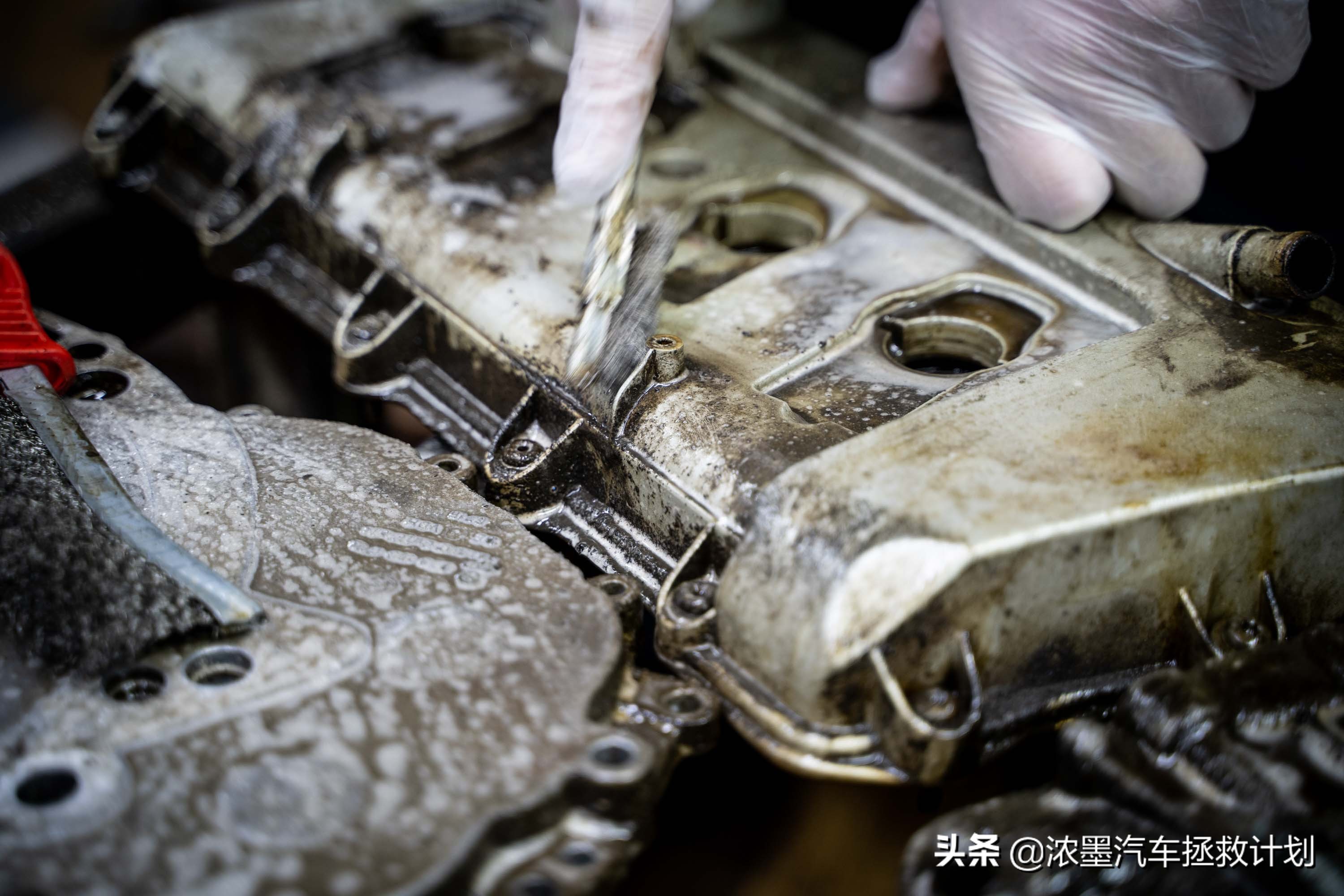 「迟暮英雄」整修一台十多年前的奥迪A6发动机，治理烧油烧水
