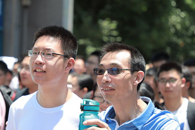 湖南娃想上985有多难？湖大、中南分高录取少，一点“后门”不开