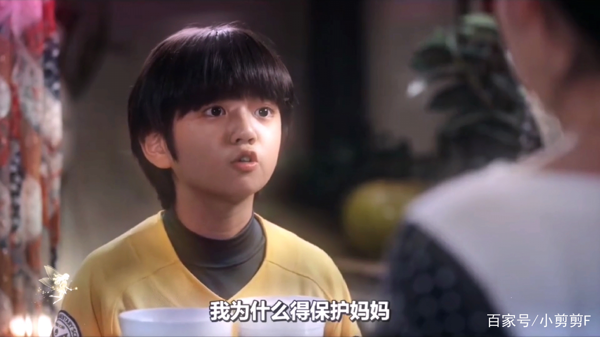 当骆驼绽放时，聪明的孩子说颜色。