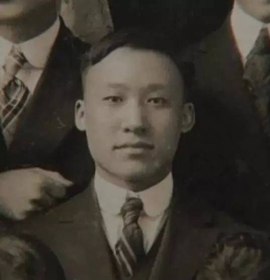 ���ǵ˼��ȡ�����������ʦ���̳�9λ2��1��ר�ң�����ȴ��Ϊ��ؤ