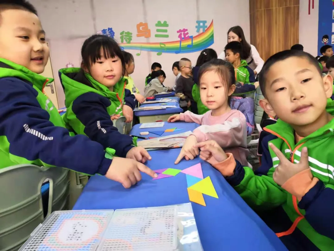 【寓教于乐】敕勒川绿地小学乌兰分校一年级开展玩转七巧板趣味拼搭活动