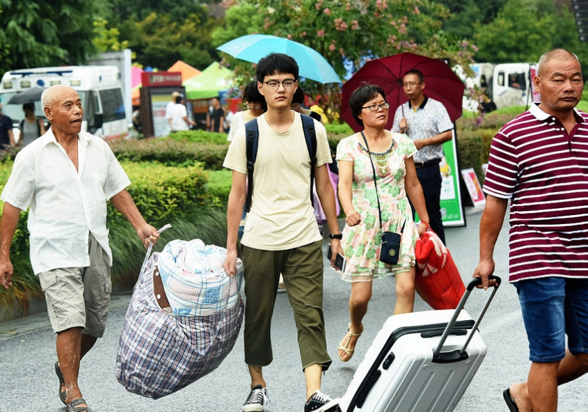 大学“生活费”应该给多少？看完这张档次表，家长们直言被忽悠了