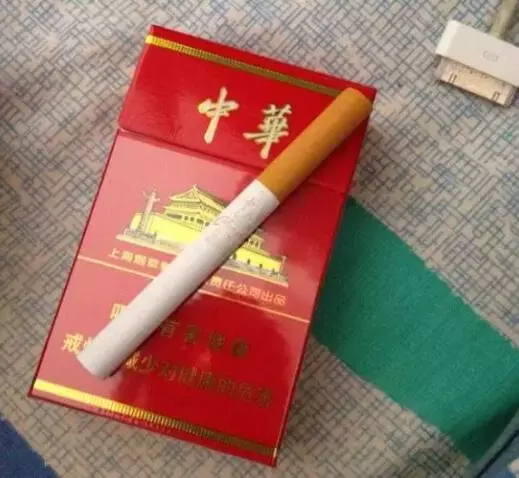 软包玉溪烟多少钱一包(邓州人最爱抽的十几款香烟，有些已经成为历史……)