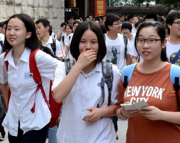 2021年高考语文最难的是作文？看到“默写”后，考生们却心灰意冷