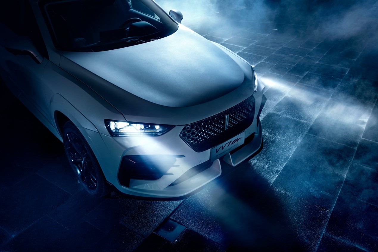 奔驰CLS 260上市！60万的1.5T轿跑你买吗？