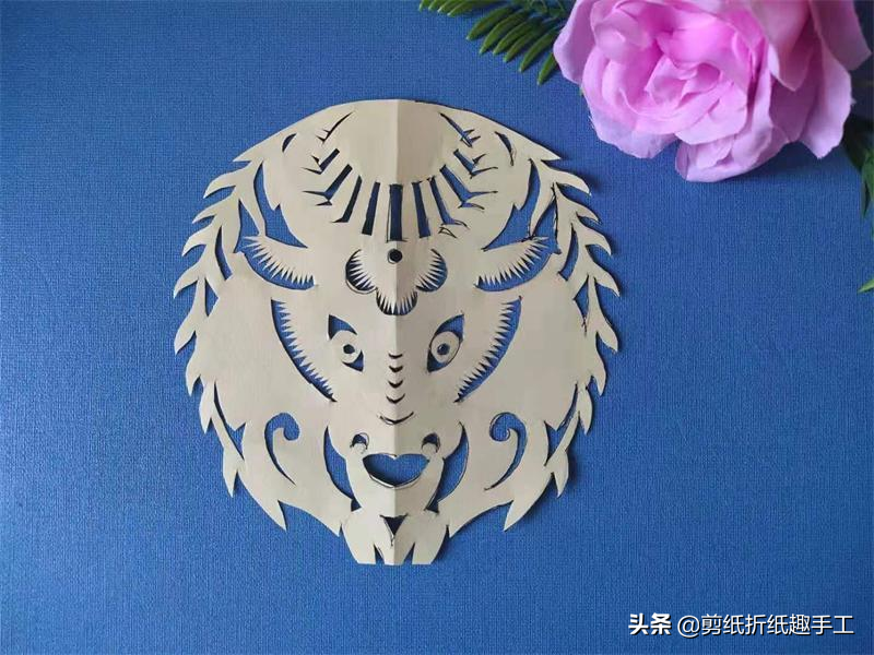 8  购买以上便是春牛的剪纸教程分享,图案尽量能够自己画出来,培养