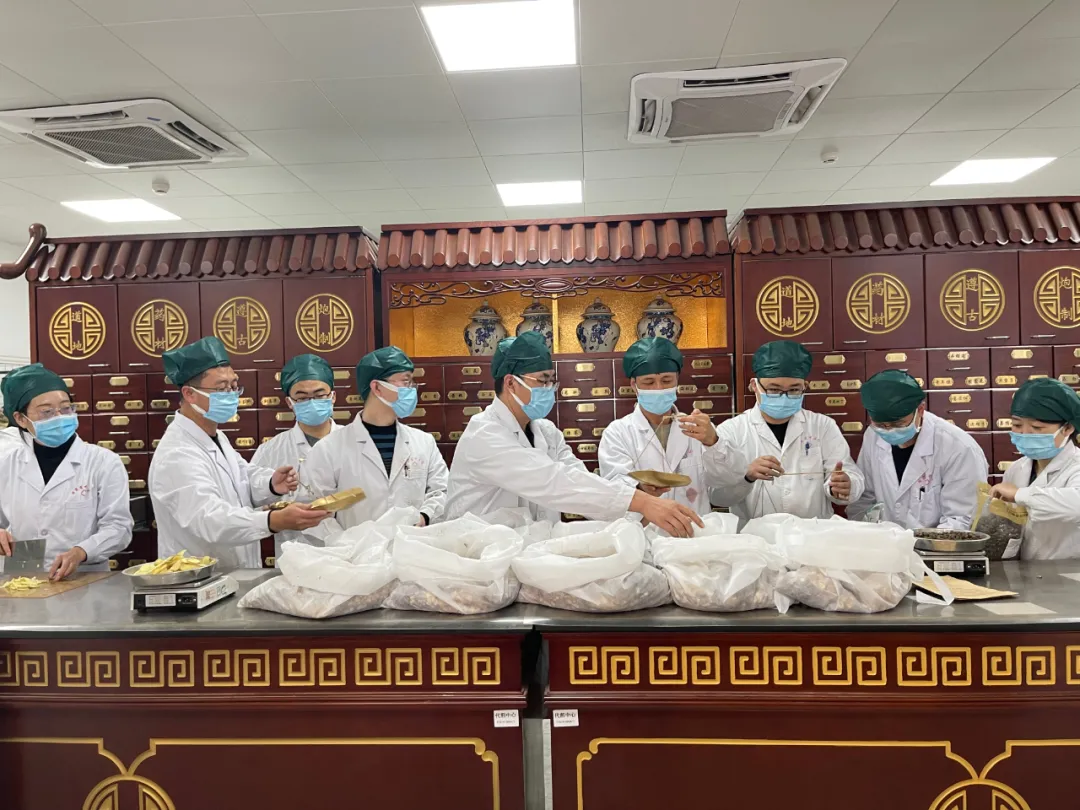 确诊病例的中医药使用率达到了100%，“甘肃方剂”彰显特色优势