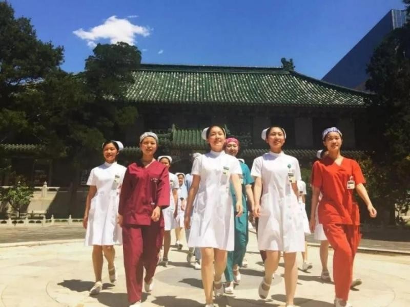 7位“真女神”来自同所顶尖学府，创多个第一，还拿下领域最高荣誉！