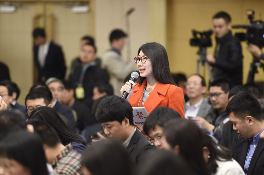 女生报考比较吃香的专业，将来发展前景好，有女儿的家长可以考虑