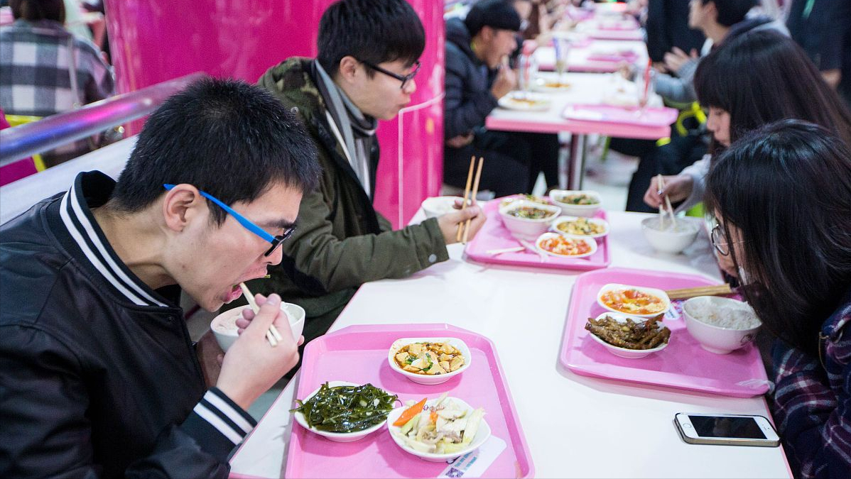 上大学新生需注意什么？记住3点打好人际交往牌，让你不再走弯路