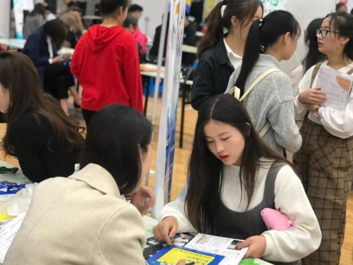 中国烟草大量招聘，年薪平均18万，这5所大学的学生有福了