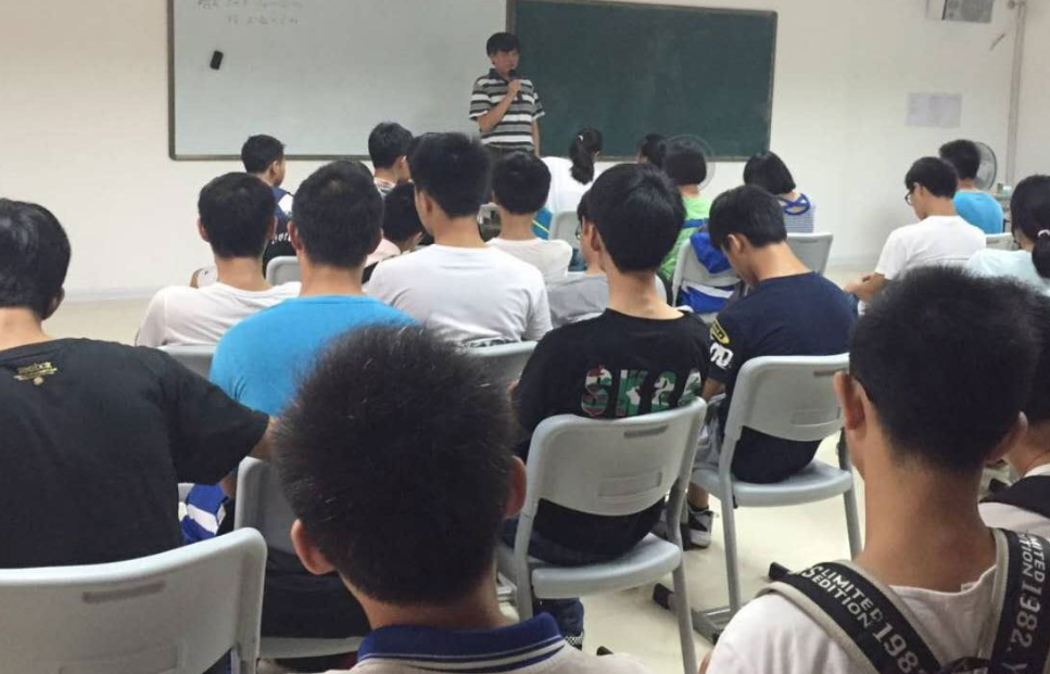 浙江数学天才走红，各大高校争相录取，北大自降200分