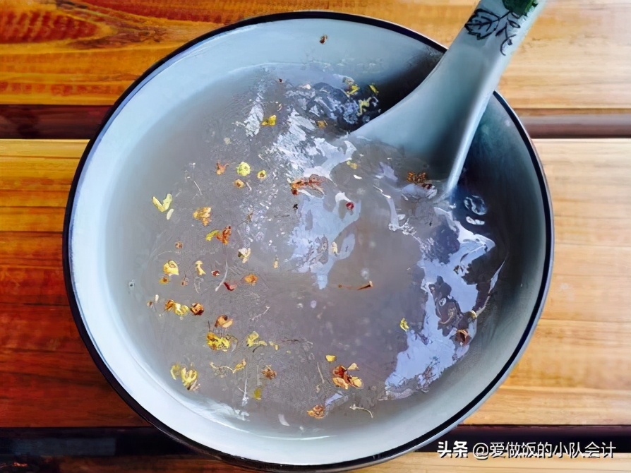 藕粉怎么冲调？掌握方法，冲出来粘稠透明还好喝，知道了别做错