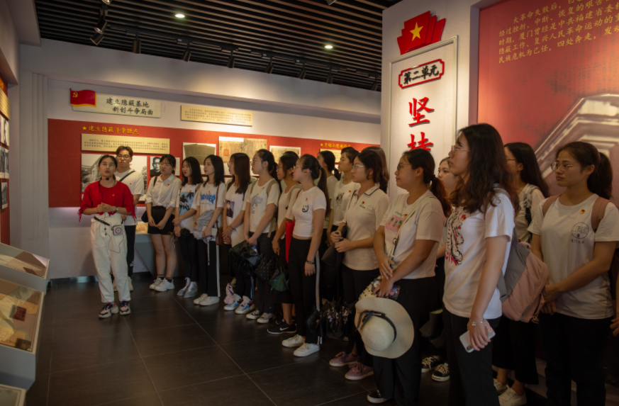 大学期间入党优势显而易见，弊端却鲜少有人知道，想好再做决定