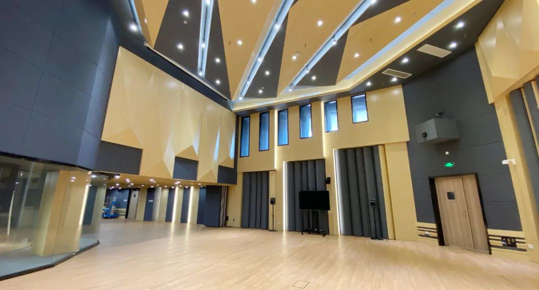 上海市现代音乐职业学校打造「录音棚集群」亮点全记录