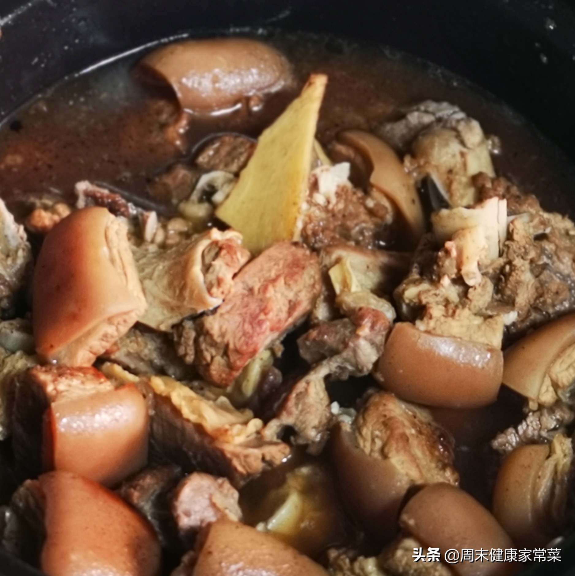 只要有肉，广东人就能将其变成“煲”,来看看一锅驴肉煲的诱惑