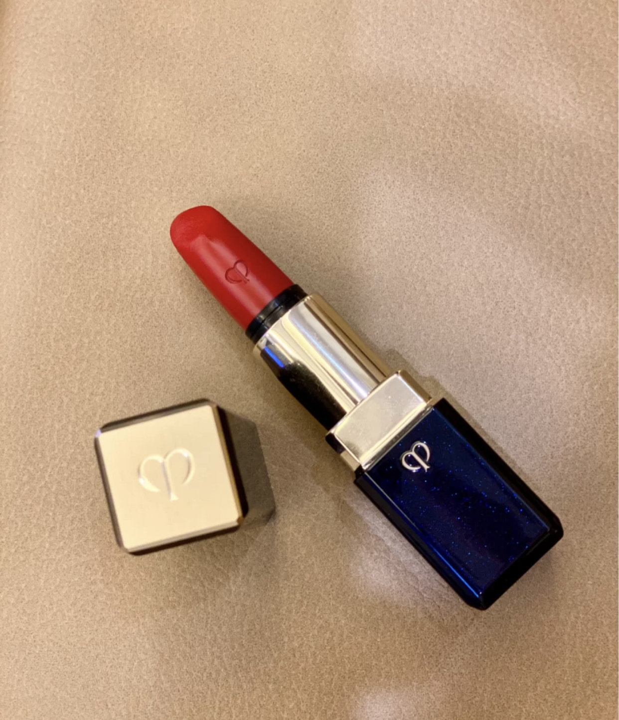 cpb口红成功"出圈",大牌口红中质感顶尖,尤其103