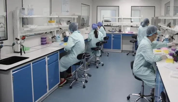 武汉职业技术学院这个学院值得报考，有很多毕业生都考取了博士…