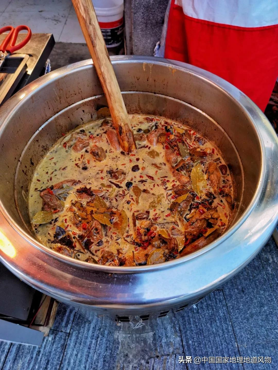 武汉人夏天的快乐，全是卤菜给的