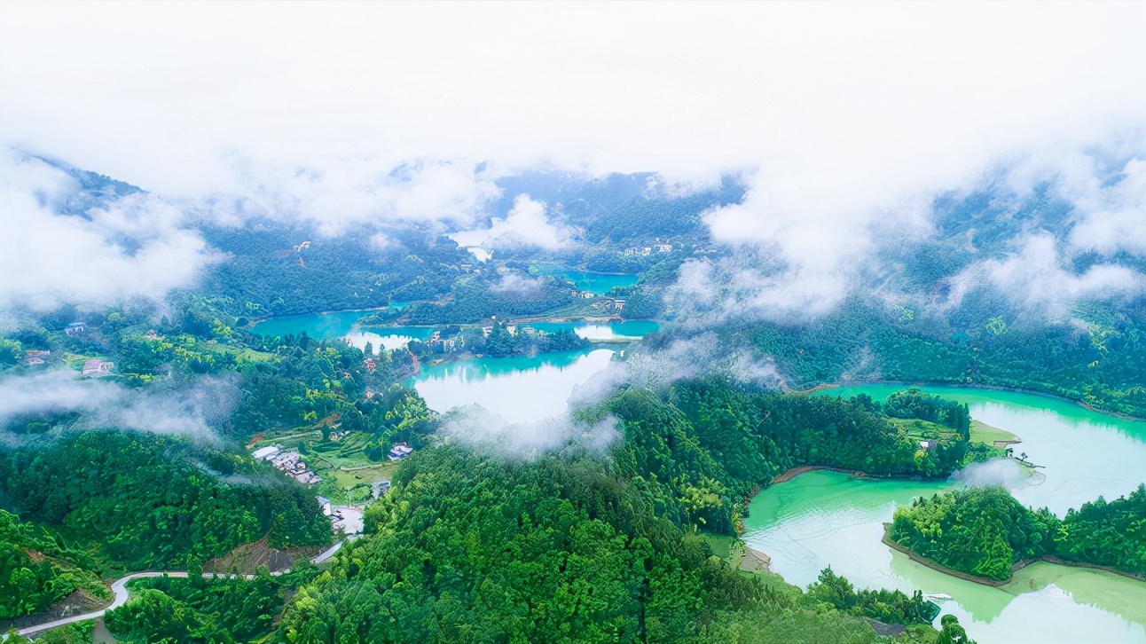车坝河水库车坝河水库位于恩施市屯堡乡境内,水库库容有5600万立方米