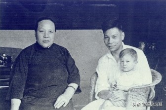 蒋孝文：蒋经国长子，曾重点培养，酗酒成性，35岁猝然昏迷成废人