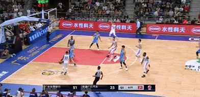 为什么nba这么多人都是踮脚(为啥高强度对抗的NBA垫脚违体较少？做好两个细节可以避免违规)