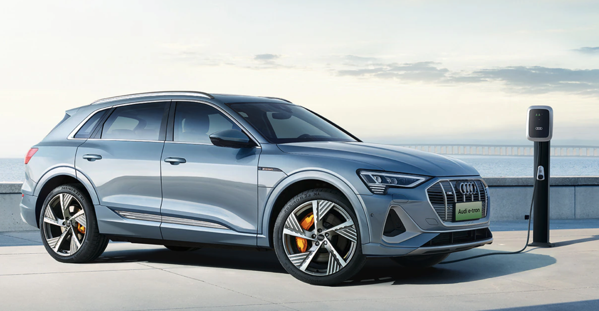 凯迪拉克大电动suv,美国只卖38万元起,中国该卖多少?